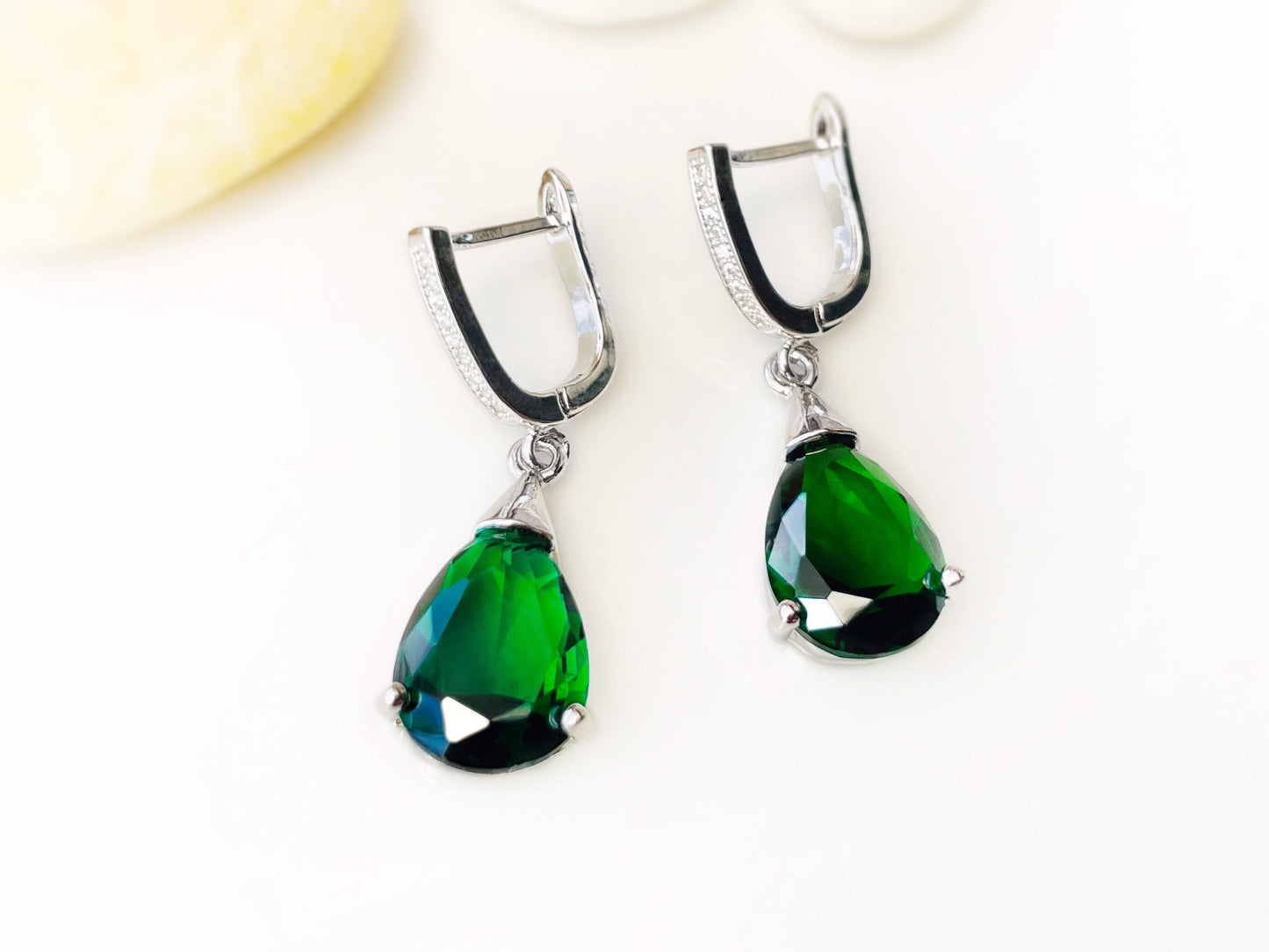Teardrop emerald earrings, green gemstone drop earrings, bridesmaids earrings, gift for her, for mom, May birthstone