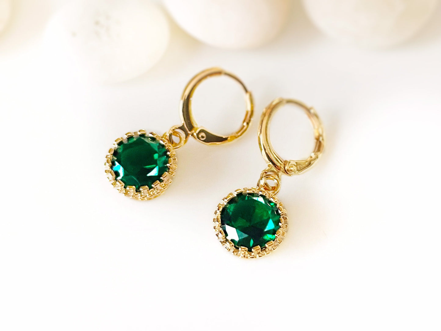 Bezel round emerald dangle earrings, green 8mm gemstone huggie drop earrings, gift for her, gift for daughter, May birthstone