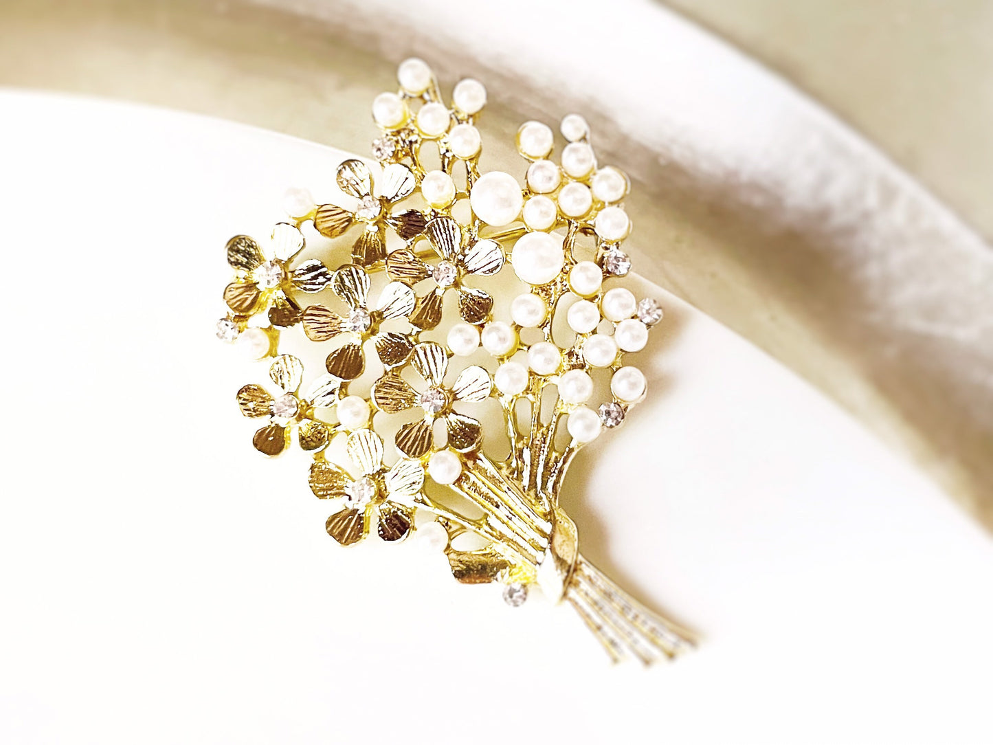 Pearl crystal bouquet brooch gold, pearl flower bouquet brooch pin, wedding bouquet brooch, gift for her, gift for mom