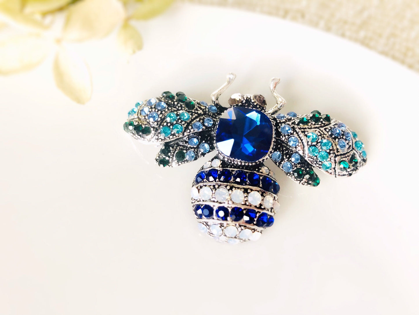 Large red crystal bee brooch pin, ruby red crystal bee brooch pin, statement vintage inspired brooch pin, gift for her, gift for mom