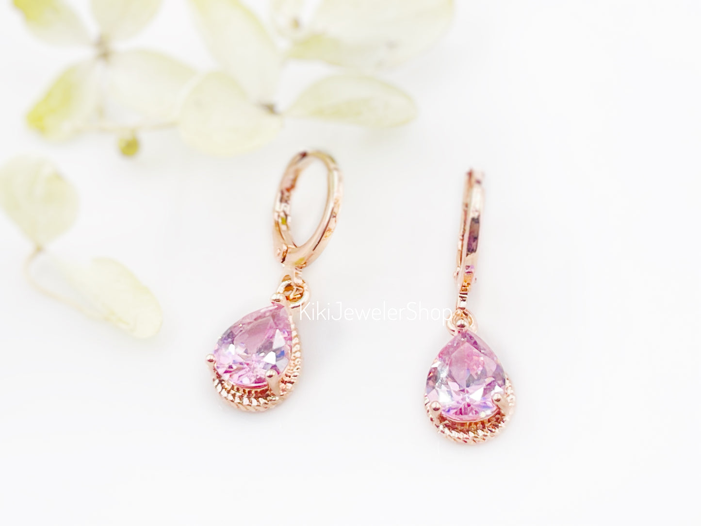 Boucles d'oreilles pendantes en or 14 carats serties d'un saphir rose, pierre de naissance d'octobre, boucles d'oreilles en forme de larme, boucles d'oreilles pour fille, cadeau pour elle