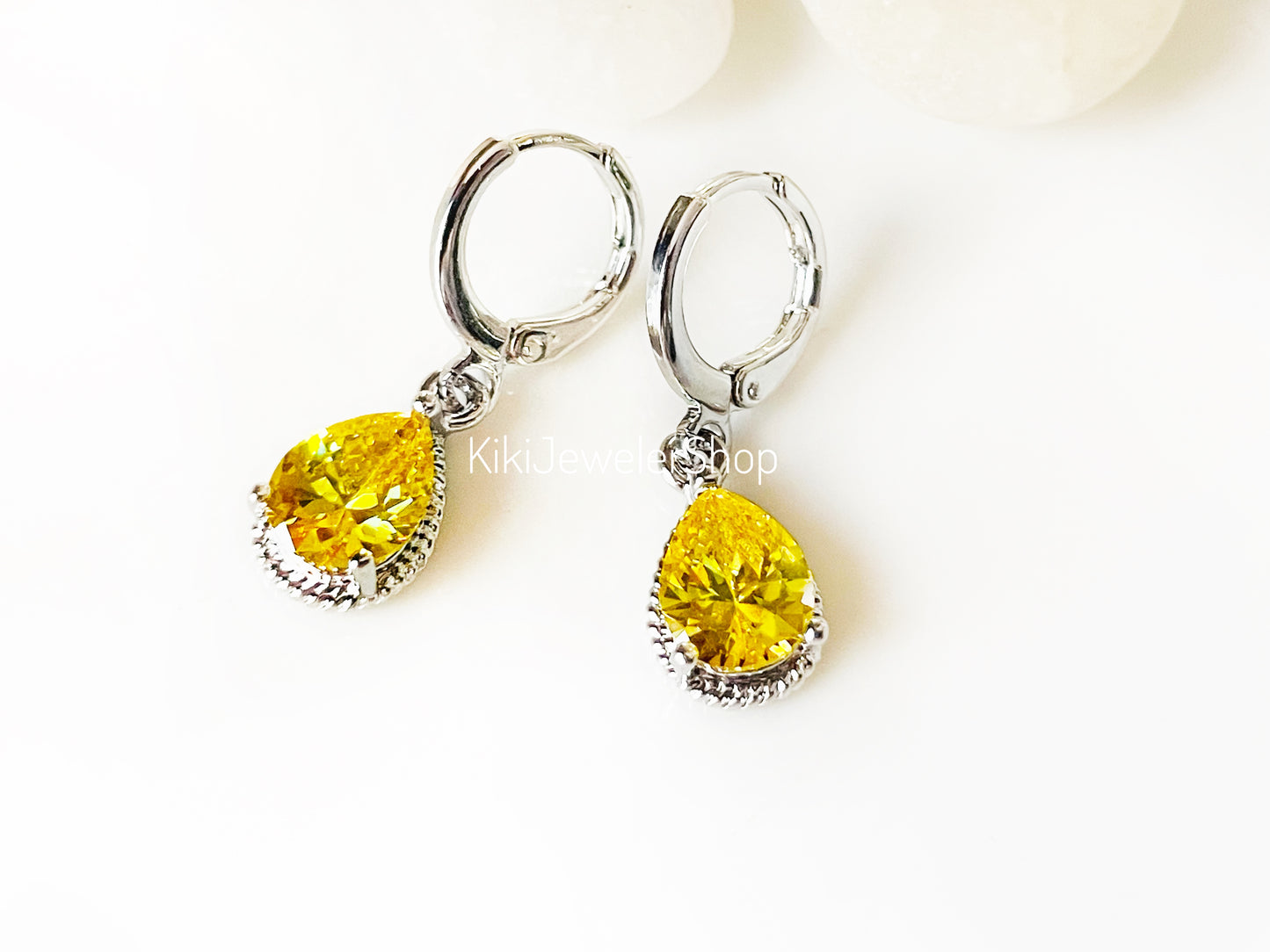 Boucles d'oreilles pendantes en citrine, monture en forme de larme, or rose, petites boucles d'oreilles en pierre précieuse jaune en forme de larme, cadeau pour elle, cadeau pour maman, pierres de naissance de novembre