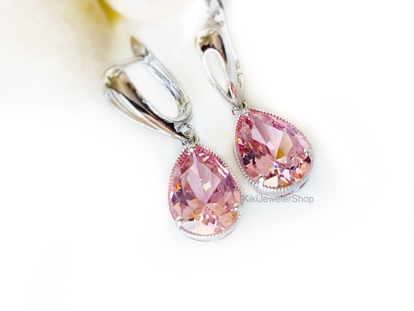 Boucles d'oreilles pendantes en saphir rose, forme larme, pierre précieuse rose, cadeau pour elle, cadeau pour maman, pierre de naissance d'octobre