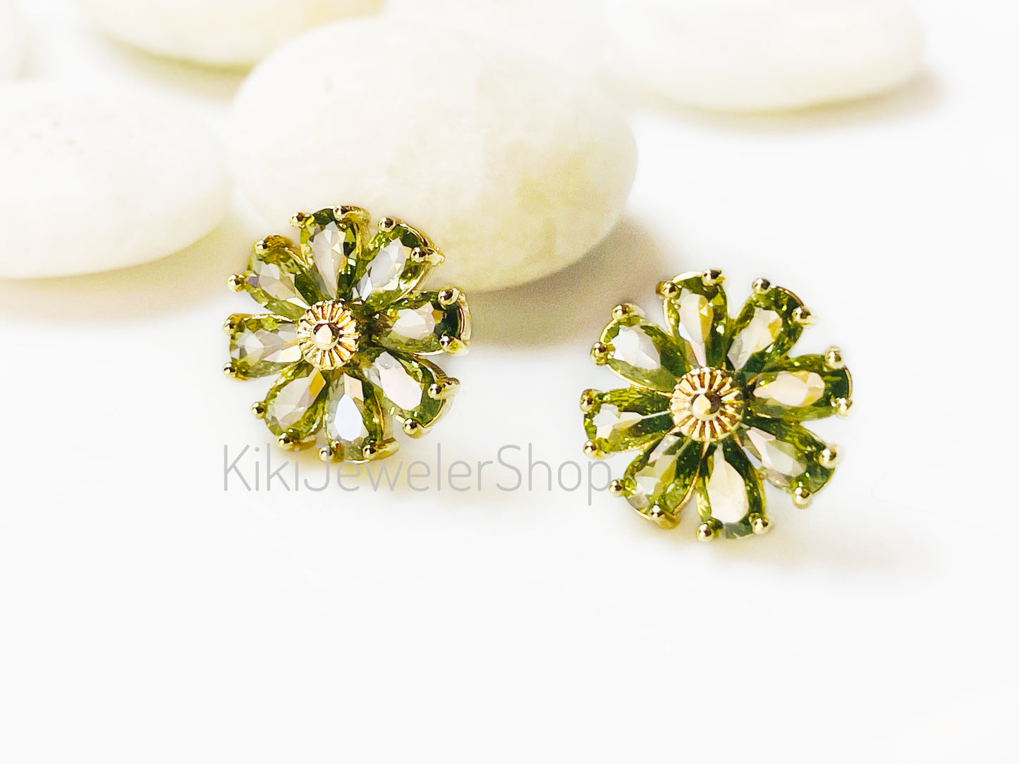 Peridot Daisy Flower Earrings Gold-filled