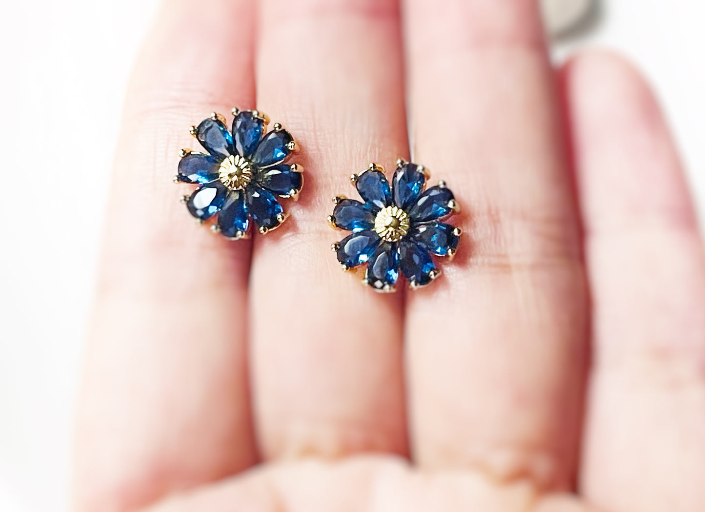 Boucles d'oreilles marguerite en citrine, boucles d'oreilles fleur en pierre précieuse jaune, boucles d'oreilles pierre de naissance de novembre, cadeau pour maman, cadeau pour elle