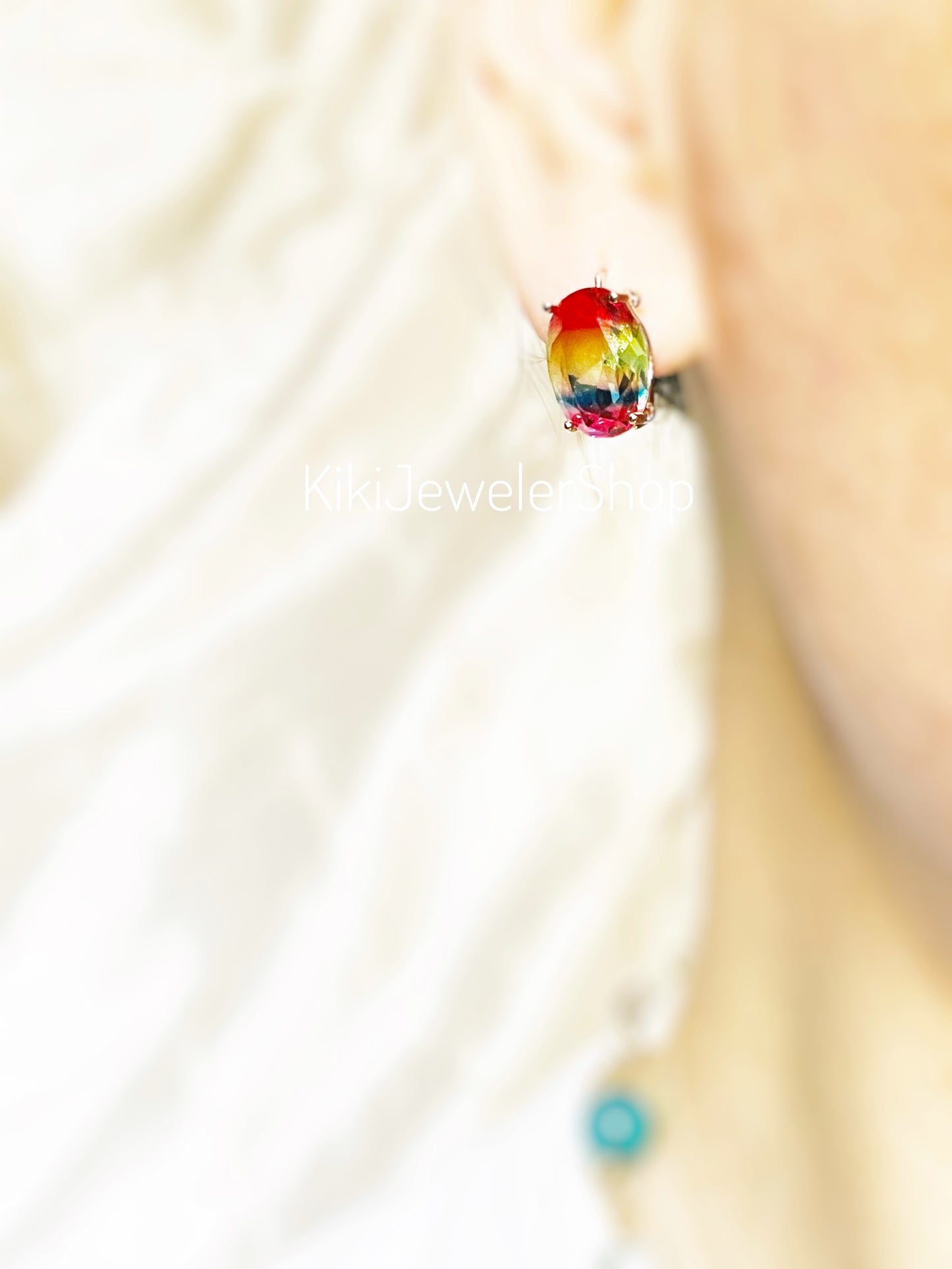 Boucles d'oreilles puces en grenat, rouge foncé, taille coussin, pierre de naissance de janvier, cadeau pour elle, cadeau pour maman