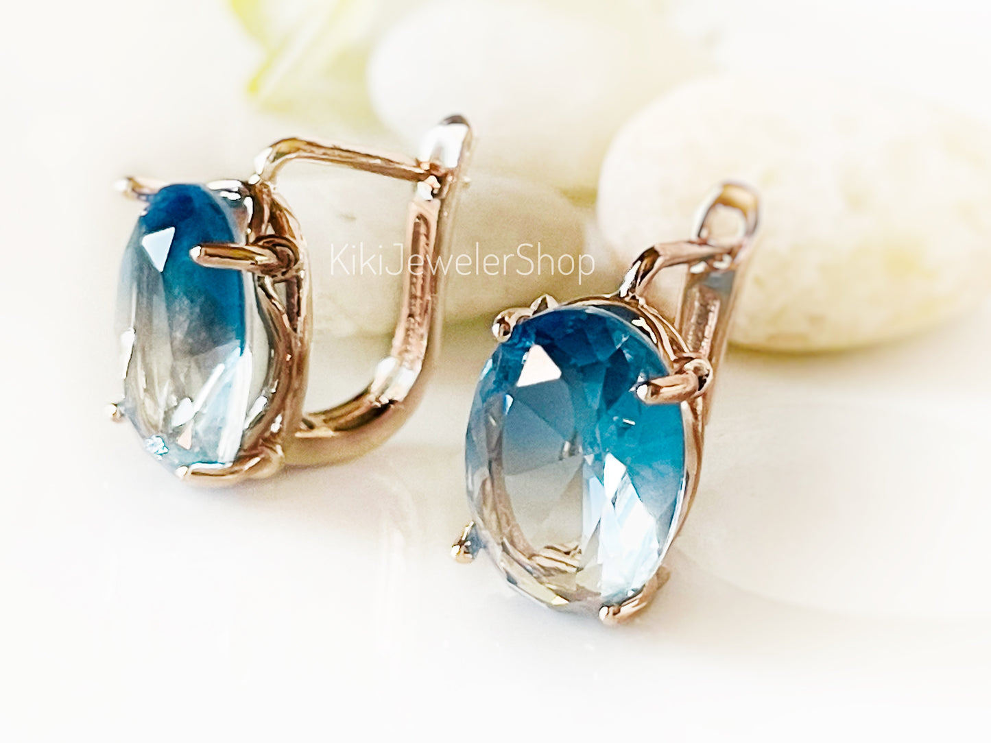 Boucles d'oreilles puces à fermoir à levier, ornées de pierres multicolores à facettes, style coussin, cadeau pour elle, cadeau pour maman, boucles d'oreilles tendance