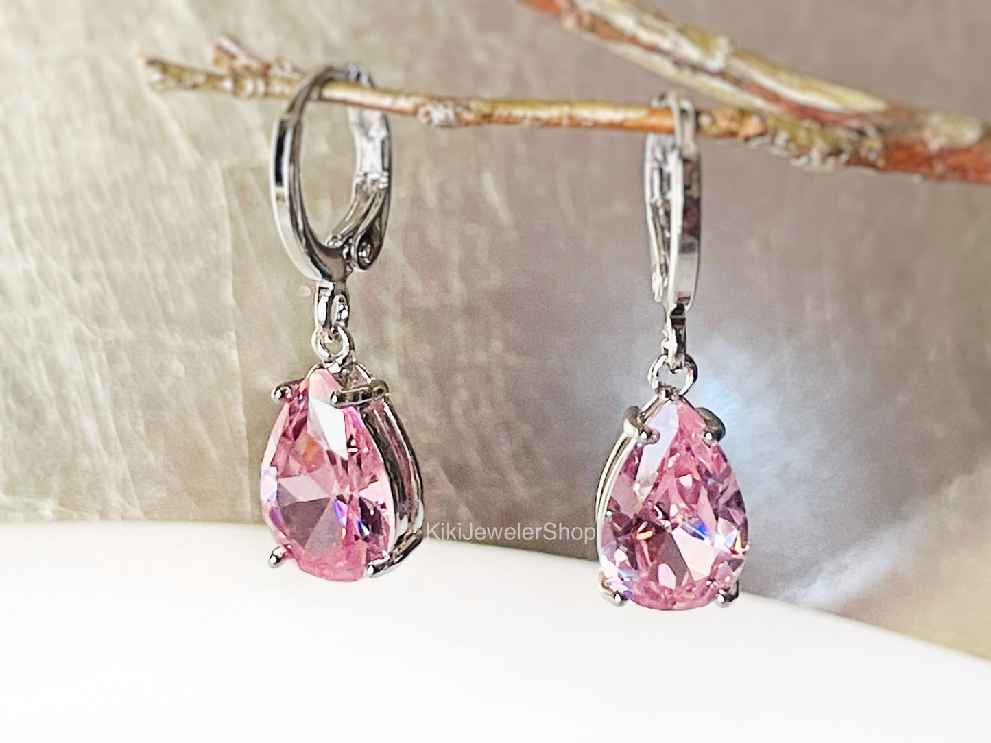 Boucles d'oreilles pendantes en saphir rose en forme de larme, boucles d'oreilles en pierre précieuse rose, pierres de naissance d'octobre, cadeau pour elle, cadeau pour maman