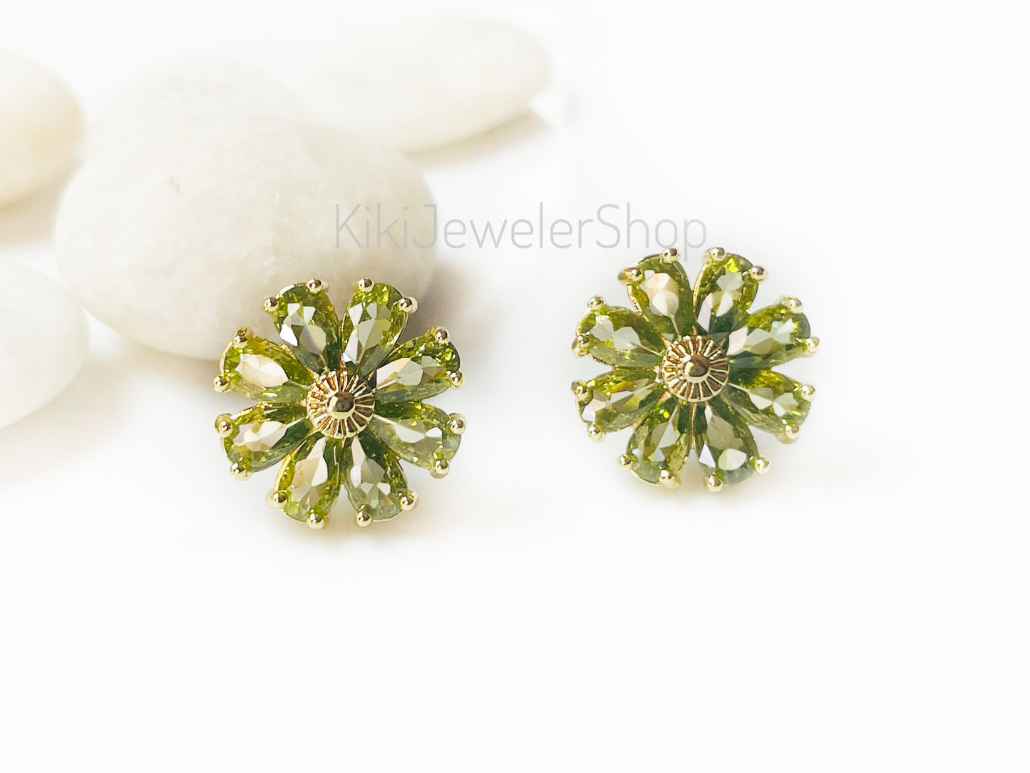 Peridot Daisy Flower Earrings Gold-filled
