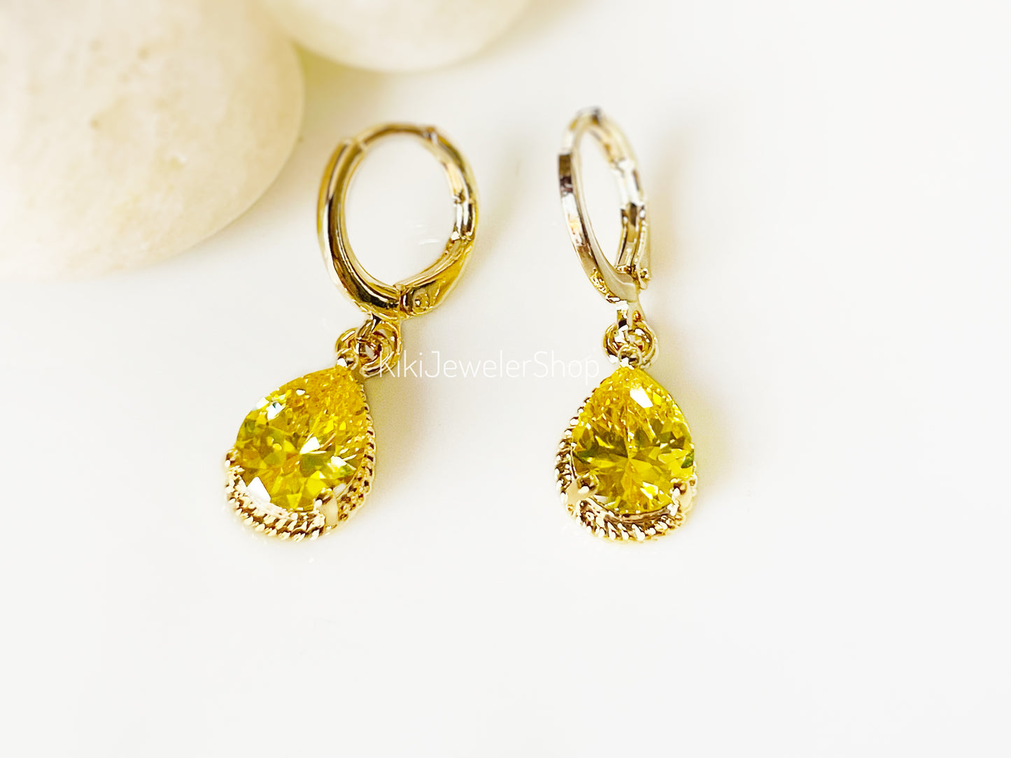 Boucles d'oreilles pendantes en citrine, monture en forme de larme, or rose, petites boucles d'oreilles en pierre précieuse jaune en forme de larme, cadeau pour elle, cadeau pour maman, pierres de naissance de novembre