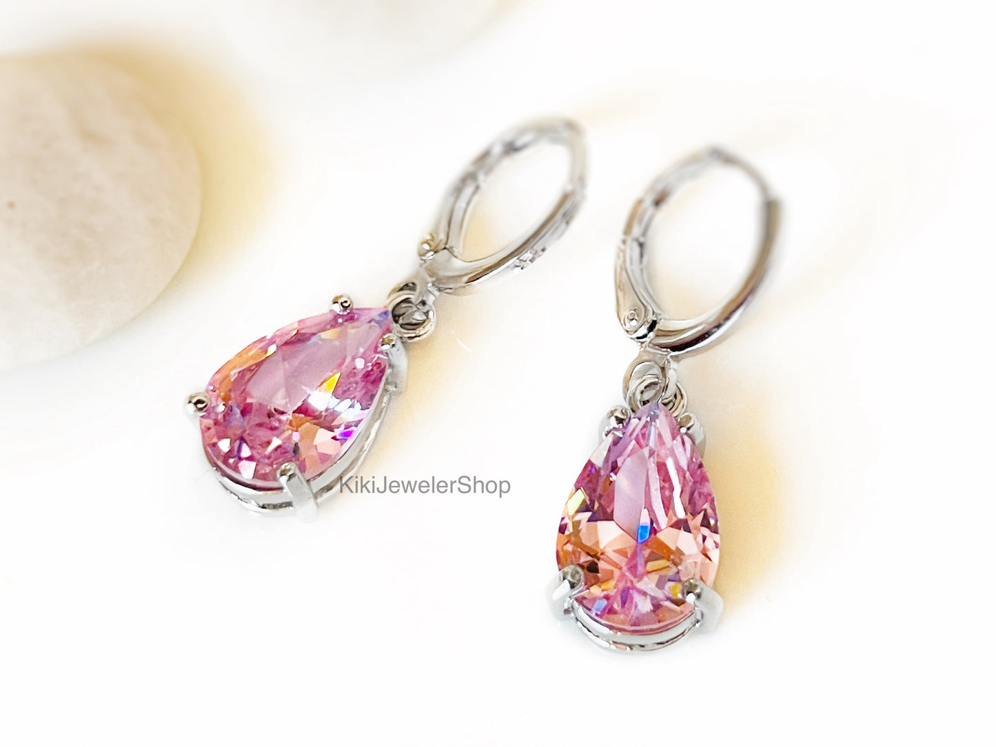 Boucles d'oreilles pendantes en saphir rose en forme de larme, boucles d'oreilles en pierre précieuse rose, pierres de naissance d'octobre, cadeau pour elle, cadeau pour maman