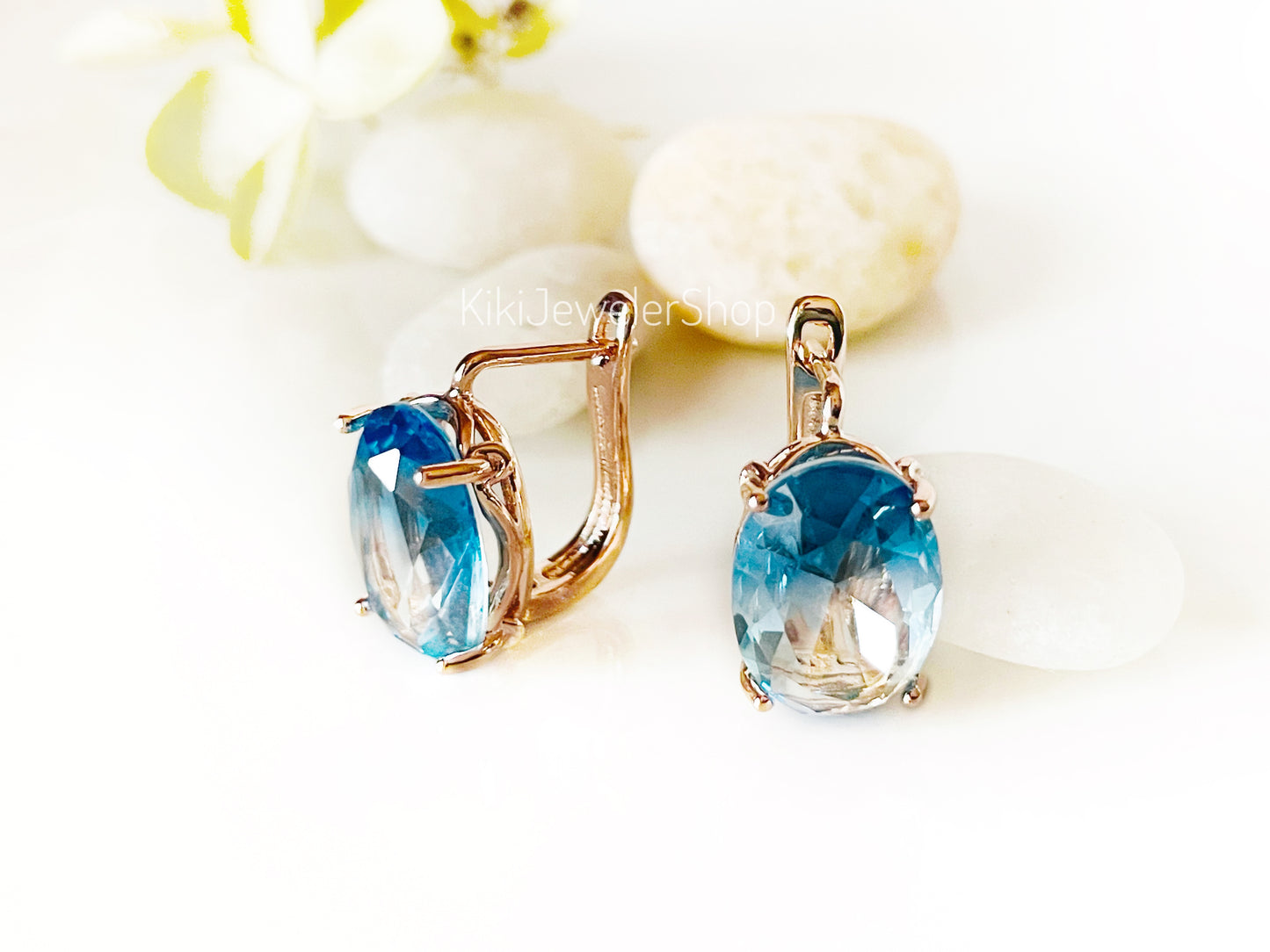 Boucles d'oreilles puces à fermoir à levier, ornées de pierres multicolores à facettes, style coussin, cadeau pour elle, cadeau pour maman, boucles d'oreilles tendance