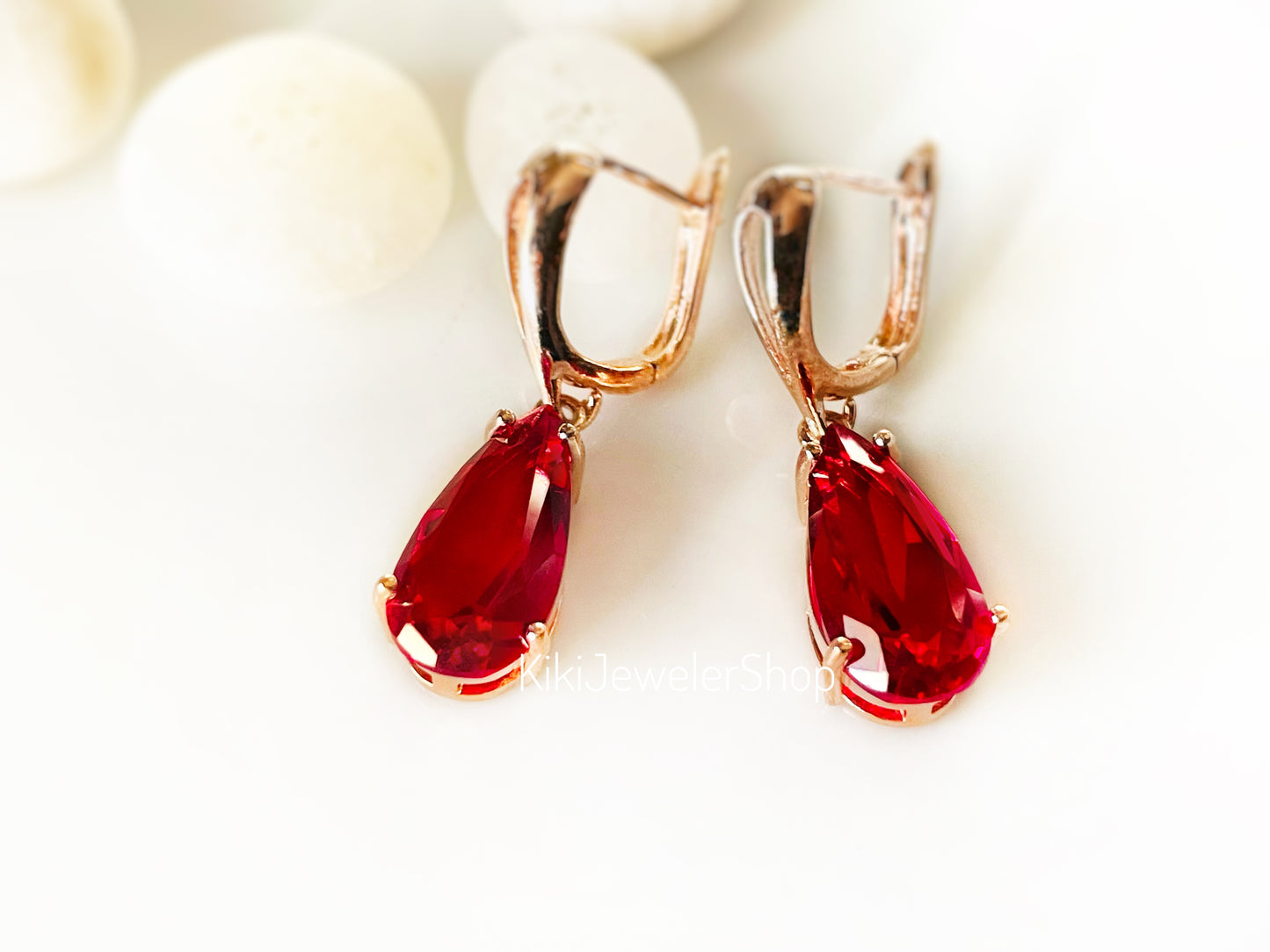 Boucles d'oreilles pendantes en rubis, pierres précieuses rouges, pierre de naissance de juillet, cadeau pour elle, cadeau pour maman, cadeaux pour les demoiselles d'honneur