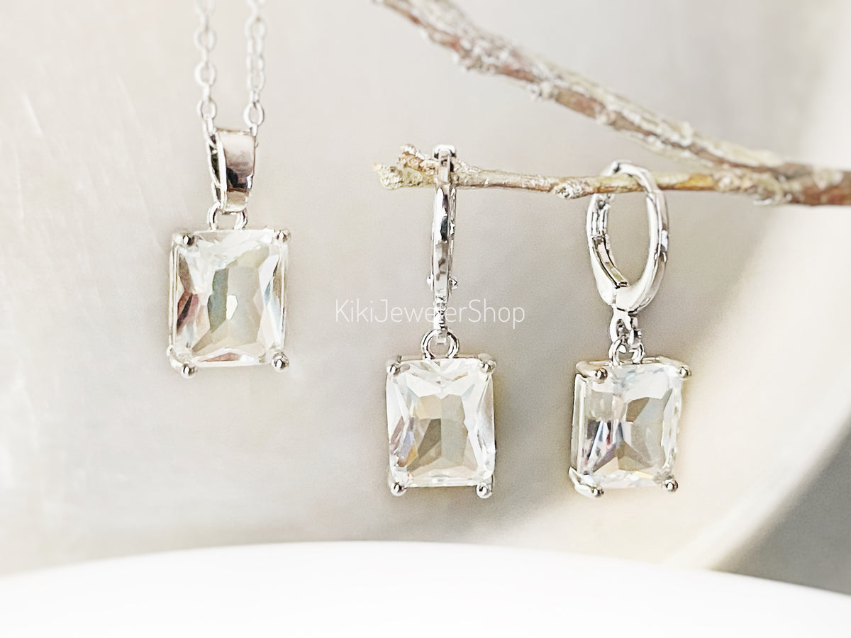 Ensemble de bijoux 2 pièces en saphir blanc taille émeraude