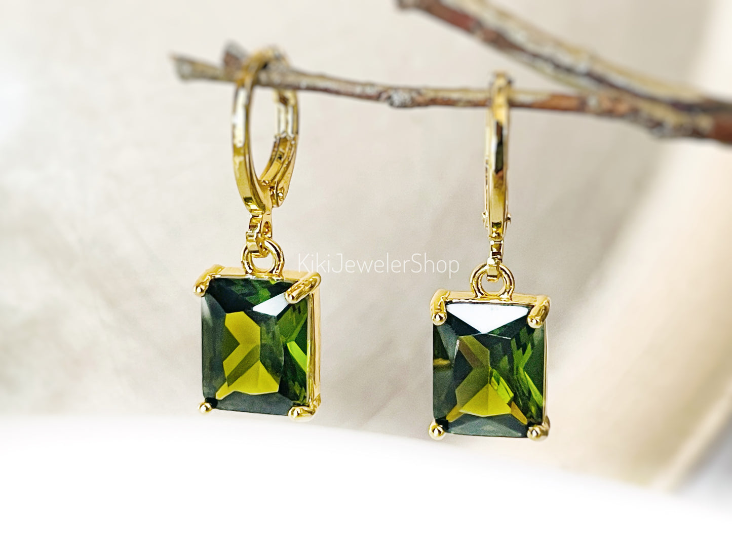 Peridot 2pc jewelry set small emerald cut
