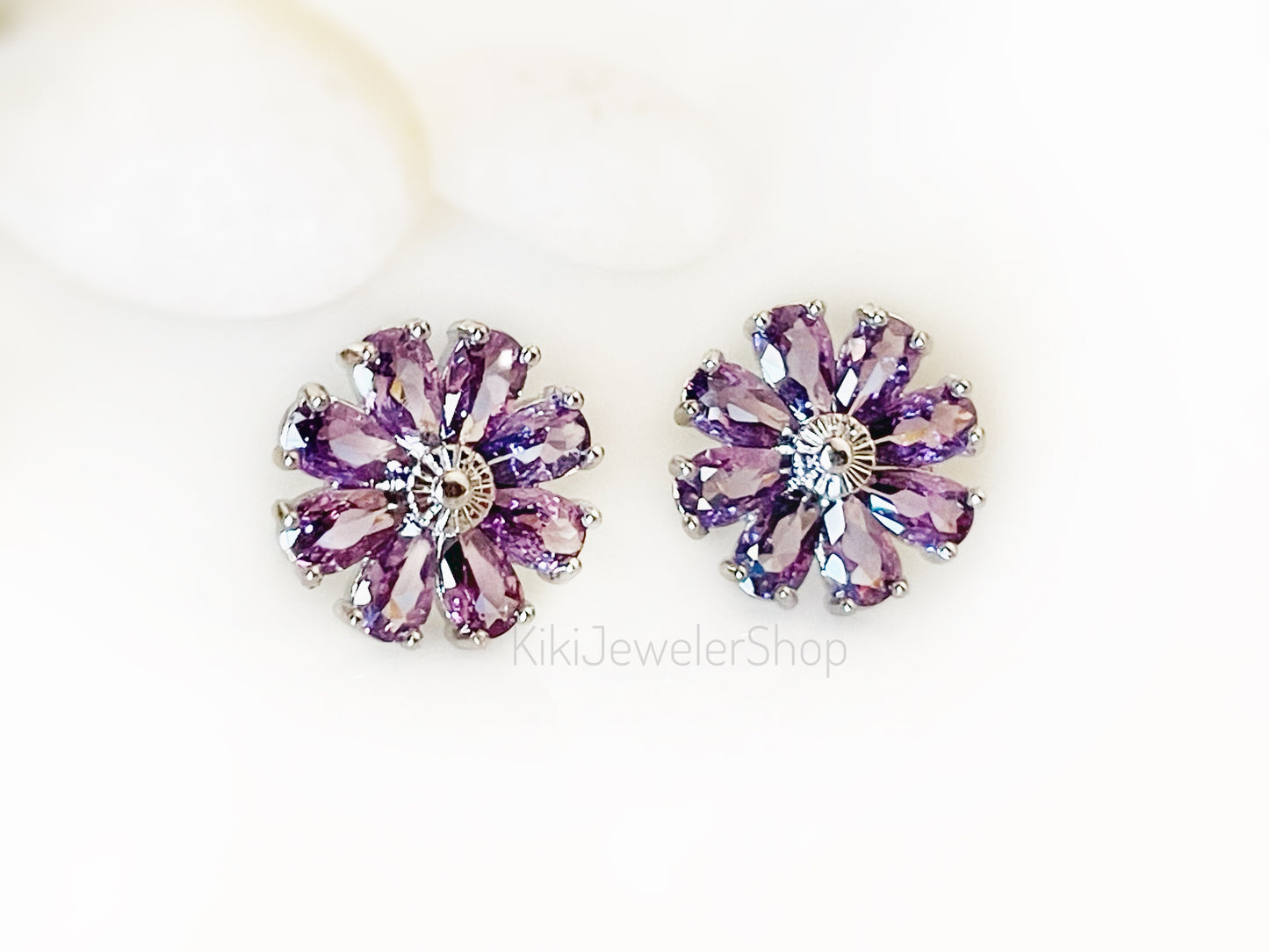Boucles d'oreilles pendantes en forme de fleur d'améthyste, boucles d'oreilles marguerite en pierre précieuse violette, boucles d'oreilles pierre de naissance de février, cadeau pour maman, cadeau pour elle