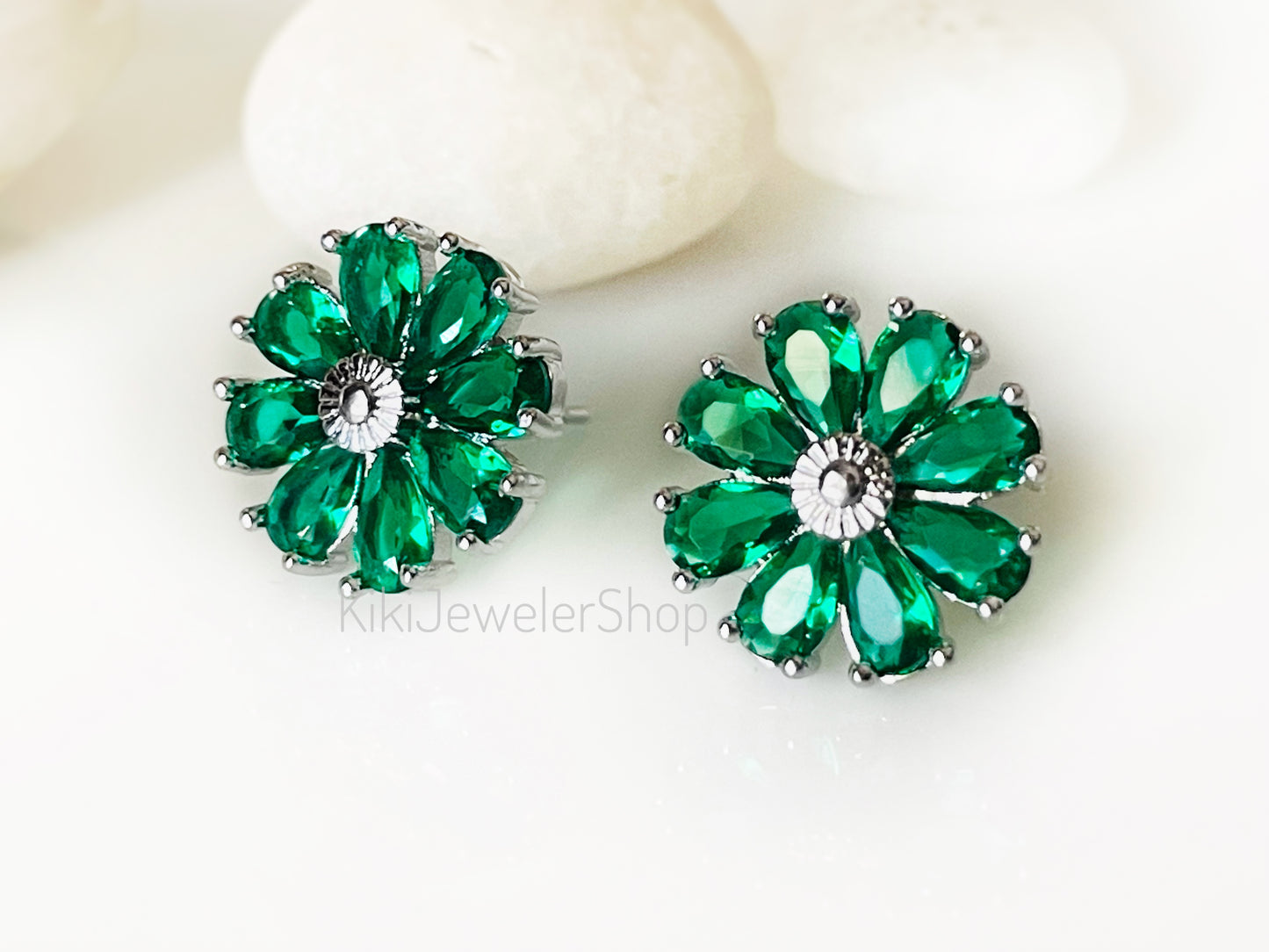 Emerald Daisy Flower Earrings Gold-filled