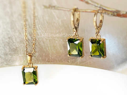 Peridot 2pc jewelry set small emerald cut
