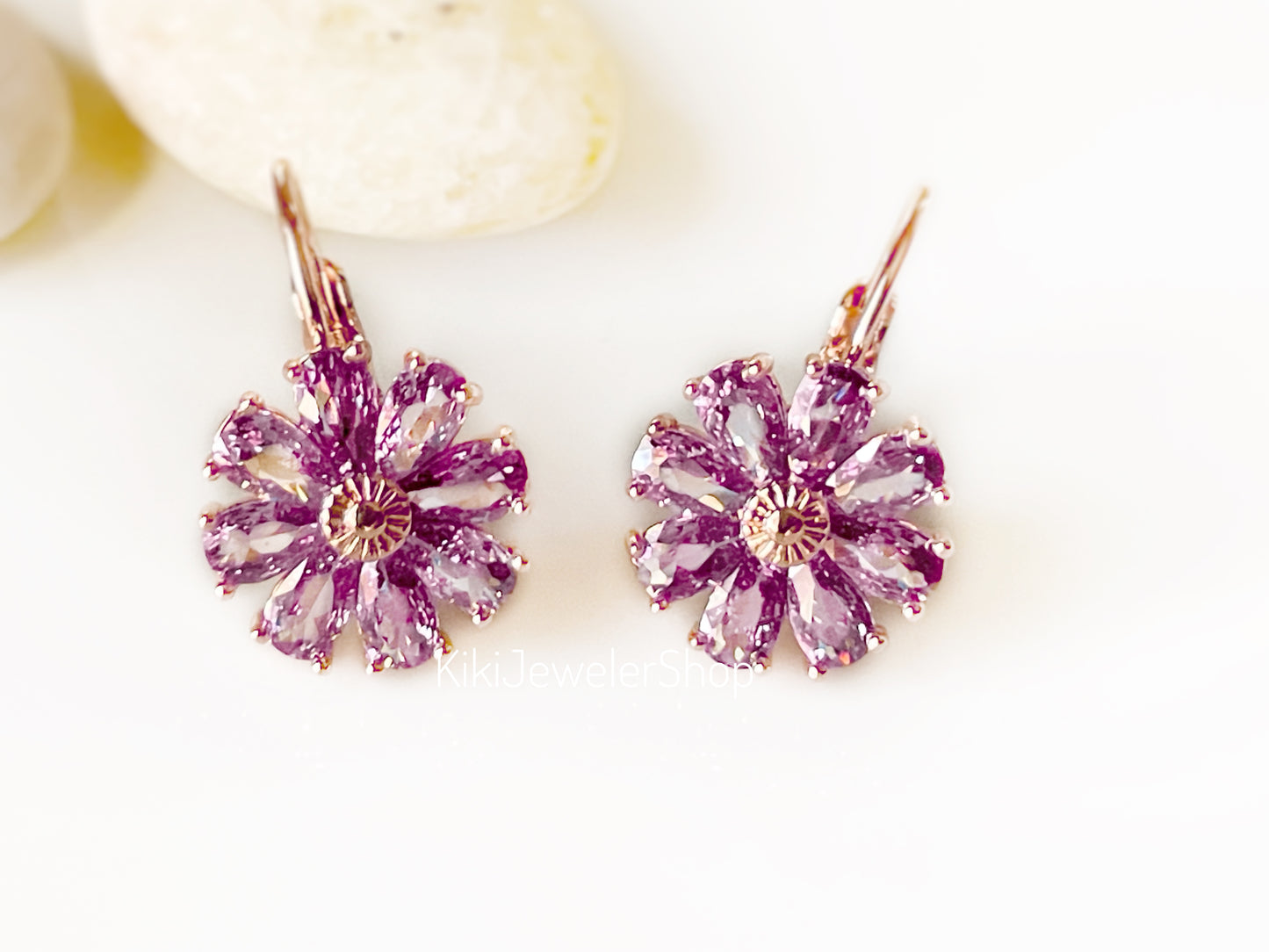 Boucles d'oreilles pendantes en forme de fleur d'améthyste, boucles d'oreilles marguerite en pierre précieuse violette, boucles d'oreilles pierre de naissance de février, cadeau pour maman, cadeau pour elle