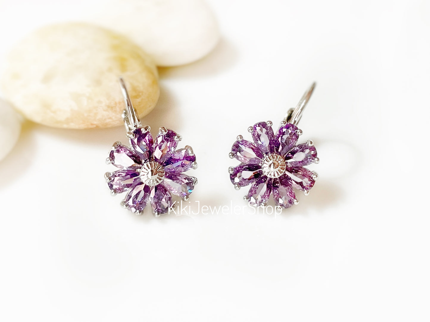 Boucles d'oreilles pendantes en forme de fleur d'améthyste, boucles d'oreilles marguerite en pierre précieuse violette, boucles d'oreilles pierre de naissance de février, cadeau pour maman, cadeau pour elle