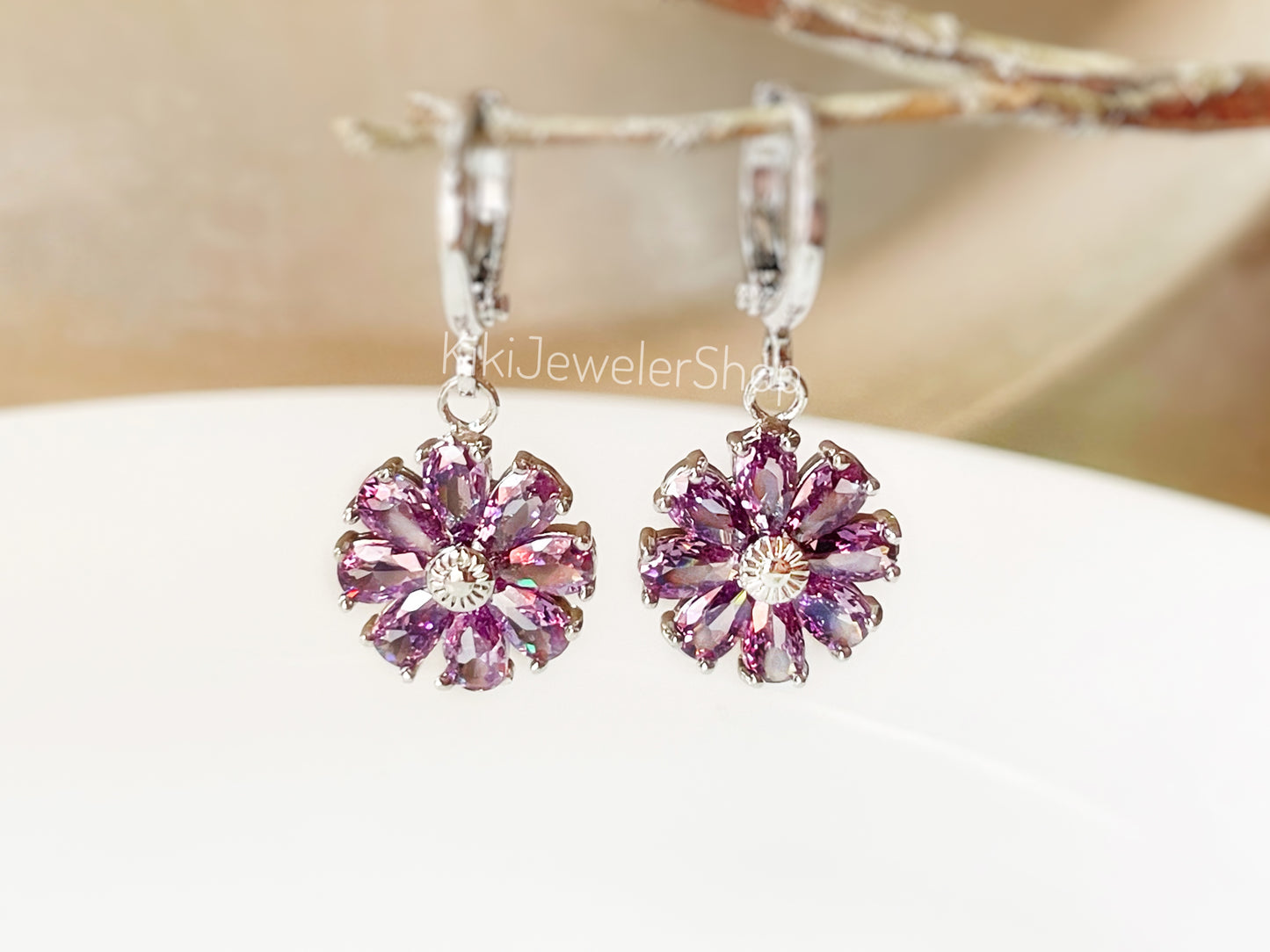Boucles d'oreilles pendantes en forme de fleur d'améthyste, boucles d'oreilles marguerite en pierre précieuse violette, boucles d'oreilles pierre de naissance de février, cadeau pour maman, cadeau pour elle