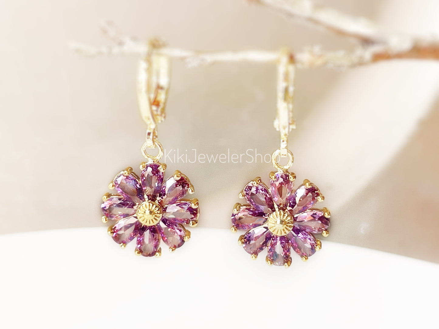 Boucles d'oreilles pendantes en forme de fleur d'améthyste, boucles d'oreilles marguerite en pierre précieuse violette, boucles d'oreilles pierre de naissance de février, cadeau pour maman, cadeau pour elle