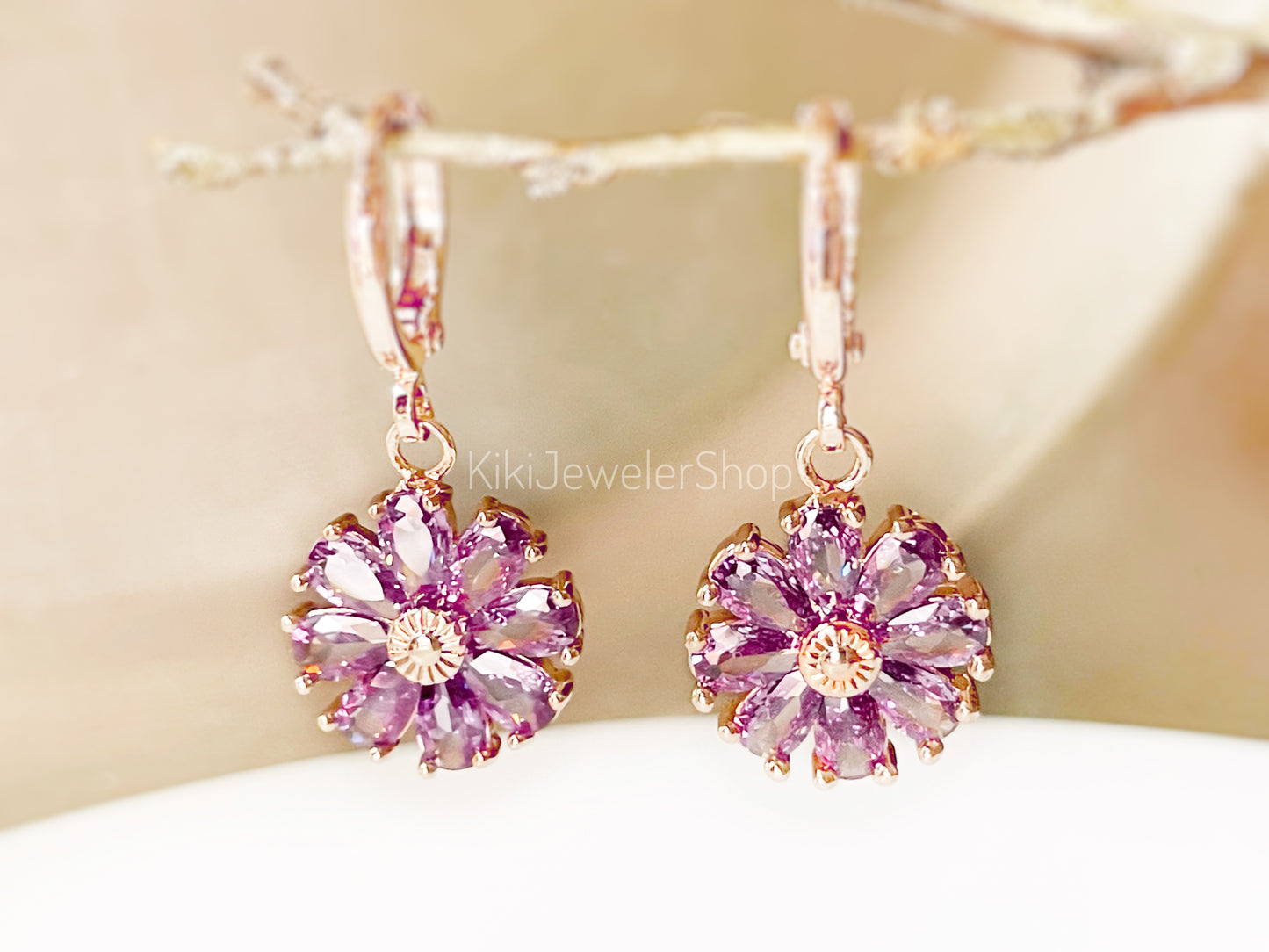 Boucles d'oreilles pendantes en forme de fleur d'améthyste, boucles d'oreilles marguerite en pierre précieuse violette, boucles d'oreilles pierre de naissance de février, cadeau pour maman, cadeau pour elle