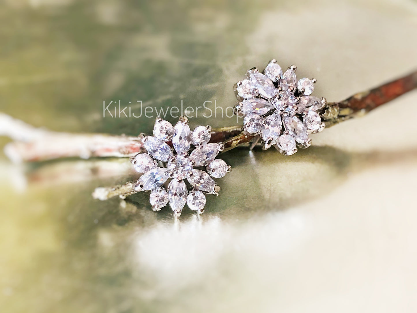 Peridot+White Sapphire Snowflake Flower Studs