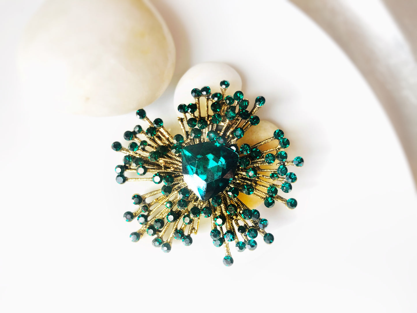 Broche en forme d'étoile avec grand cristal noir, pendentif en cristal noir imposant, cadeau idéal pour maman, cadeau pour elle