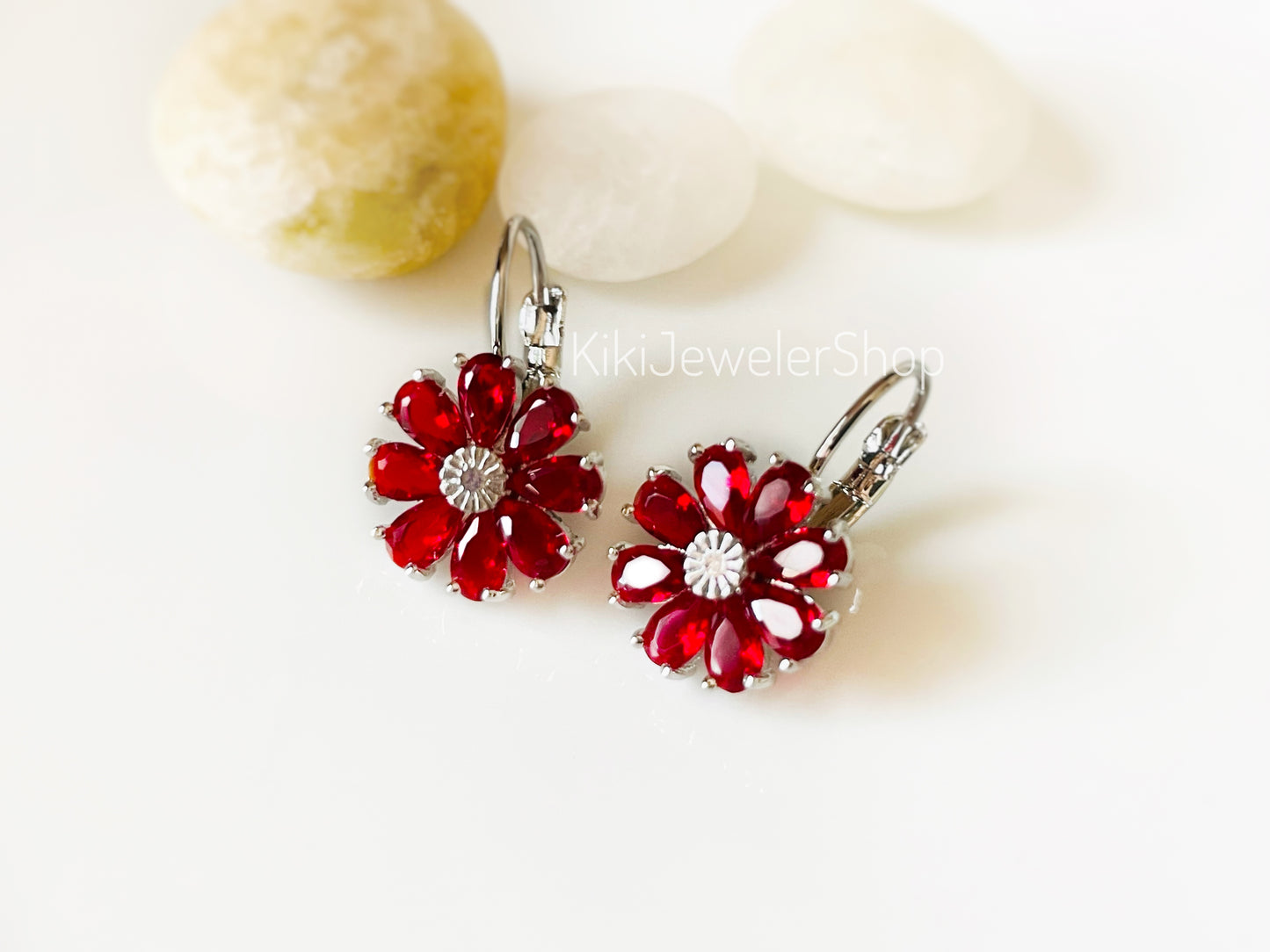 Daisy Flower Earrings Leverback