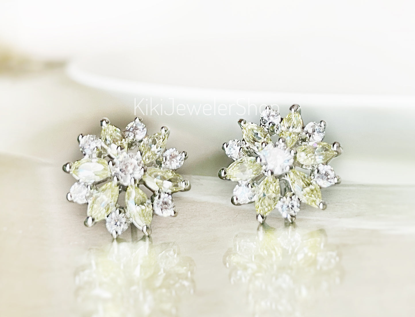 Peridot+White Sapphire Snowflake Flower Studs