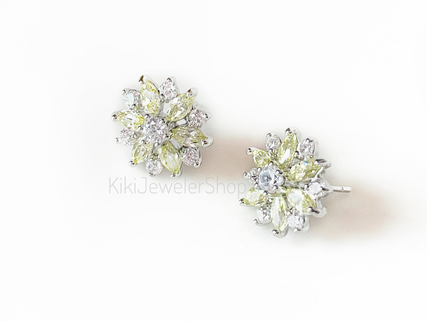 Peridot+White Sapphire Snowflake Flower Studs