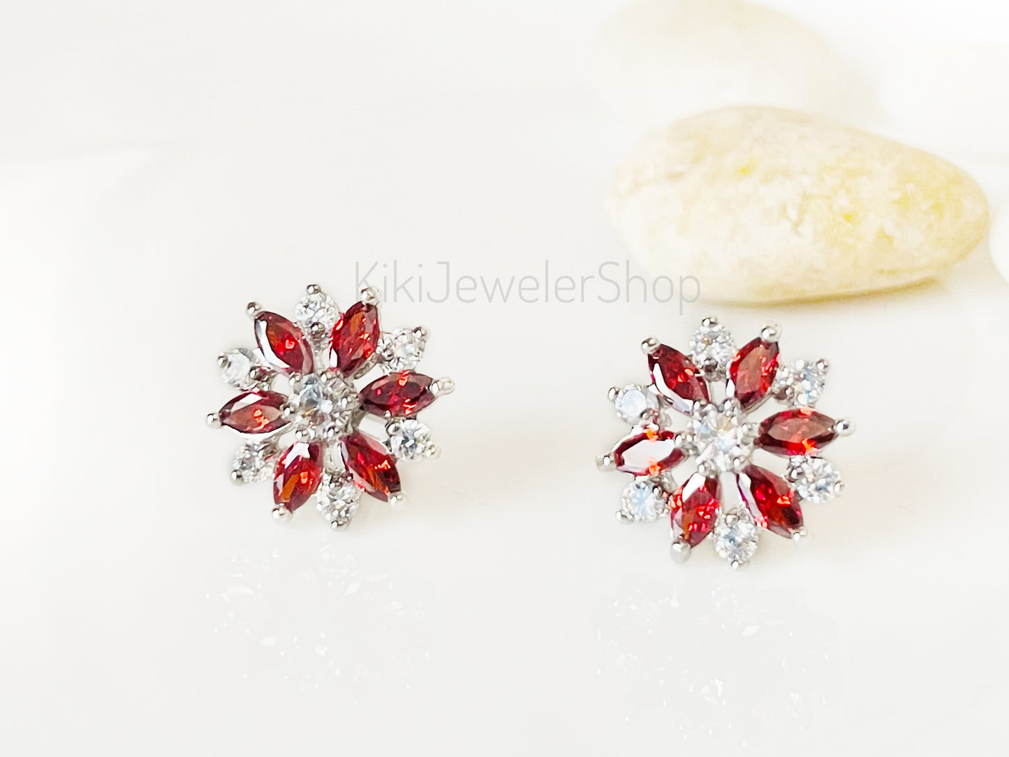 Peridot+White Sapphire Snowflake Flower Studs