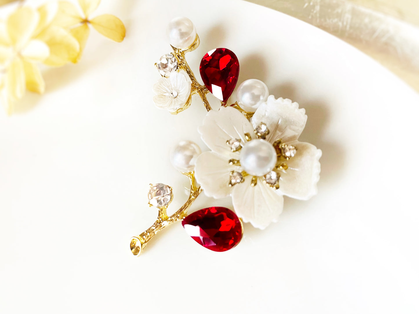 Blue sapphire pearl flower brooch, flower bouquet brooch pin, blue crystal pearl wedding bouquet brooch, gift for mom, gift for her