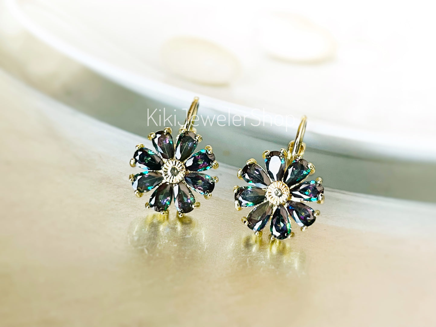 Daisy Flower Earrings Leverback