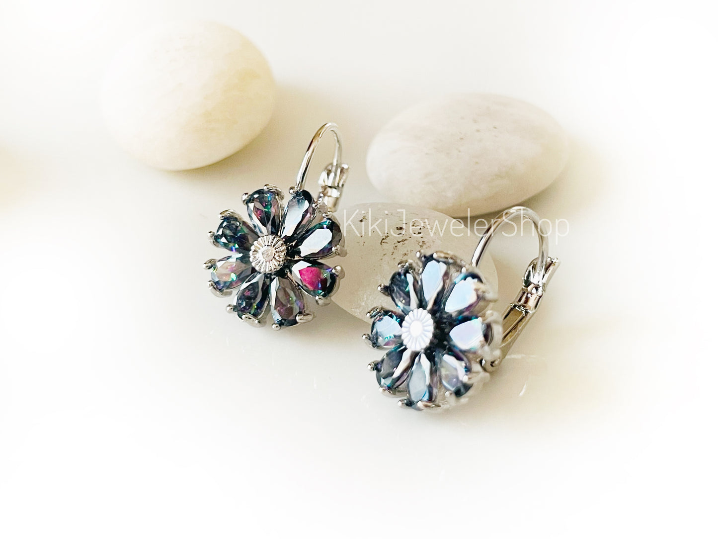 Daisy Flower Earrings Leverback