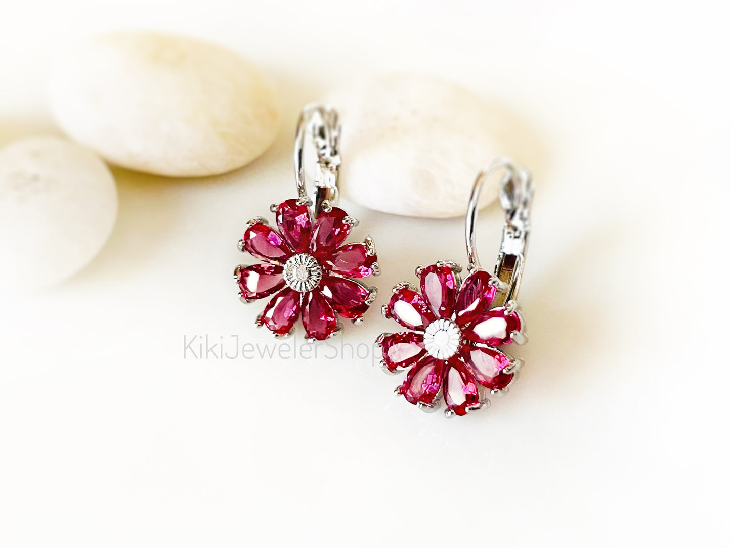 Daisy Flower Earrings Leverback