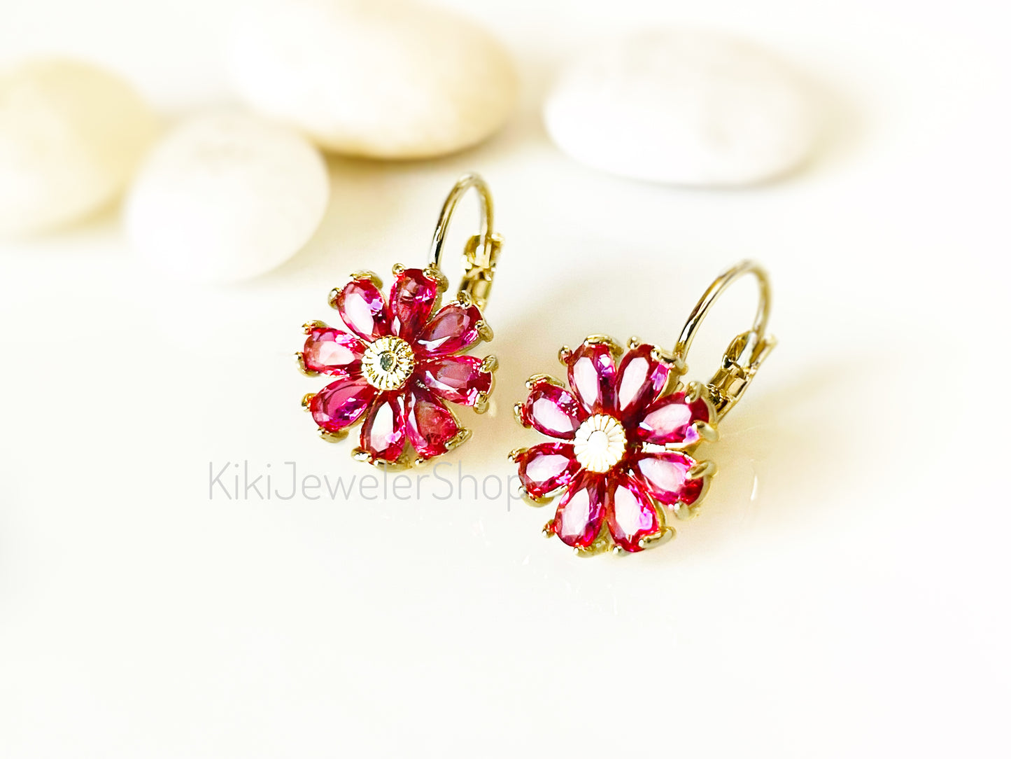 Daisy Flower Earrings Leverback