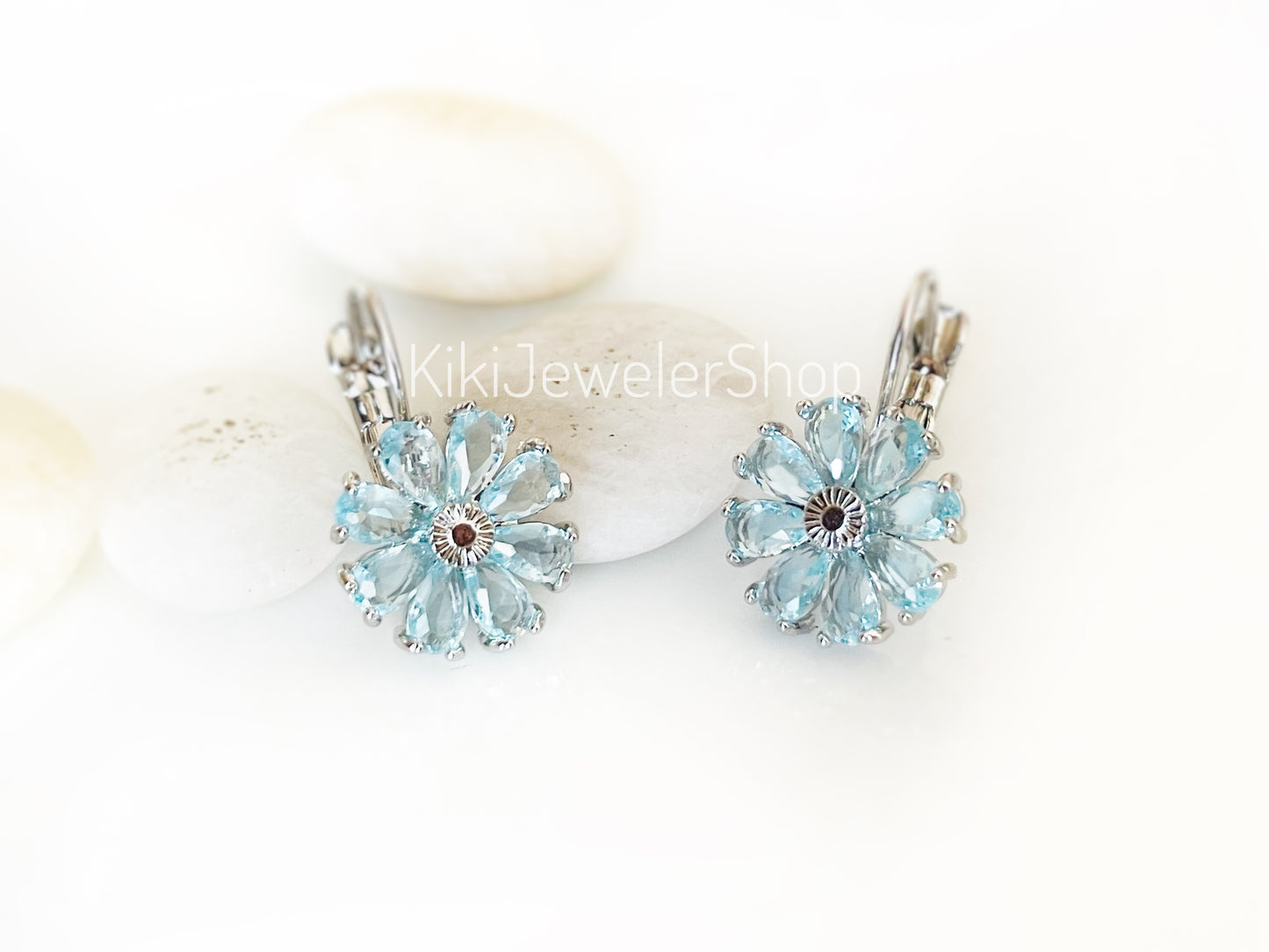 Daisy Flower Earrings Leverback