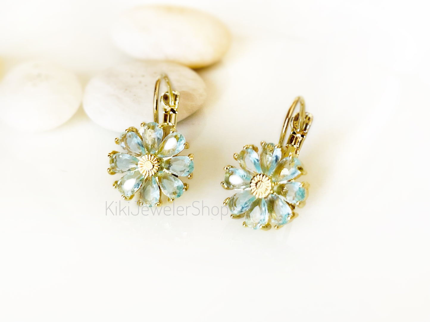 Daisy Flower Earrings Leverback