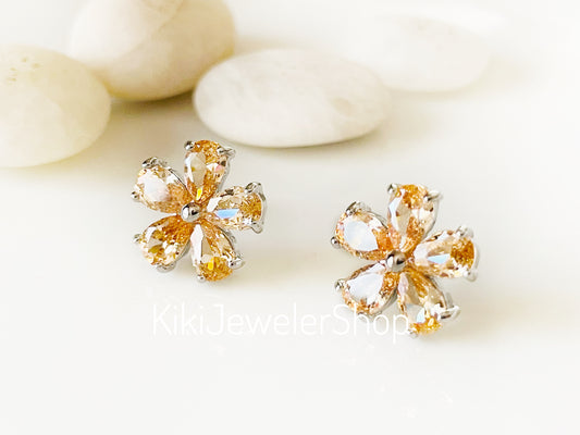Light topaz flower stud earrings studs