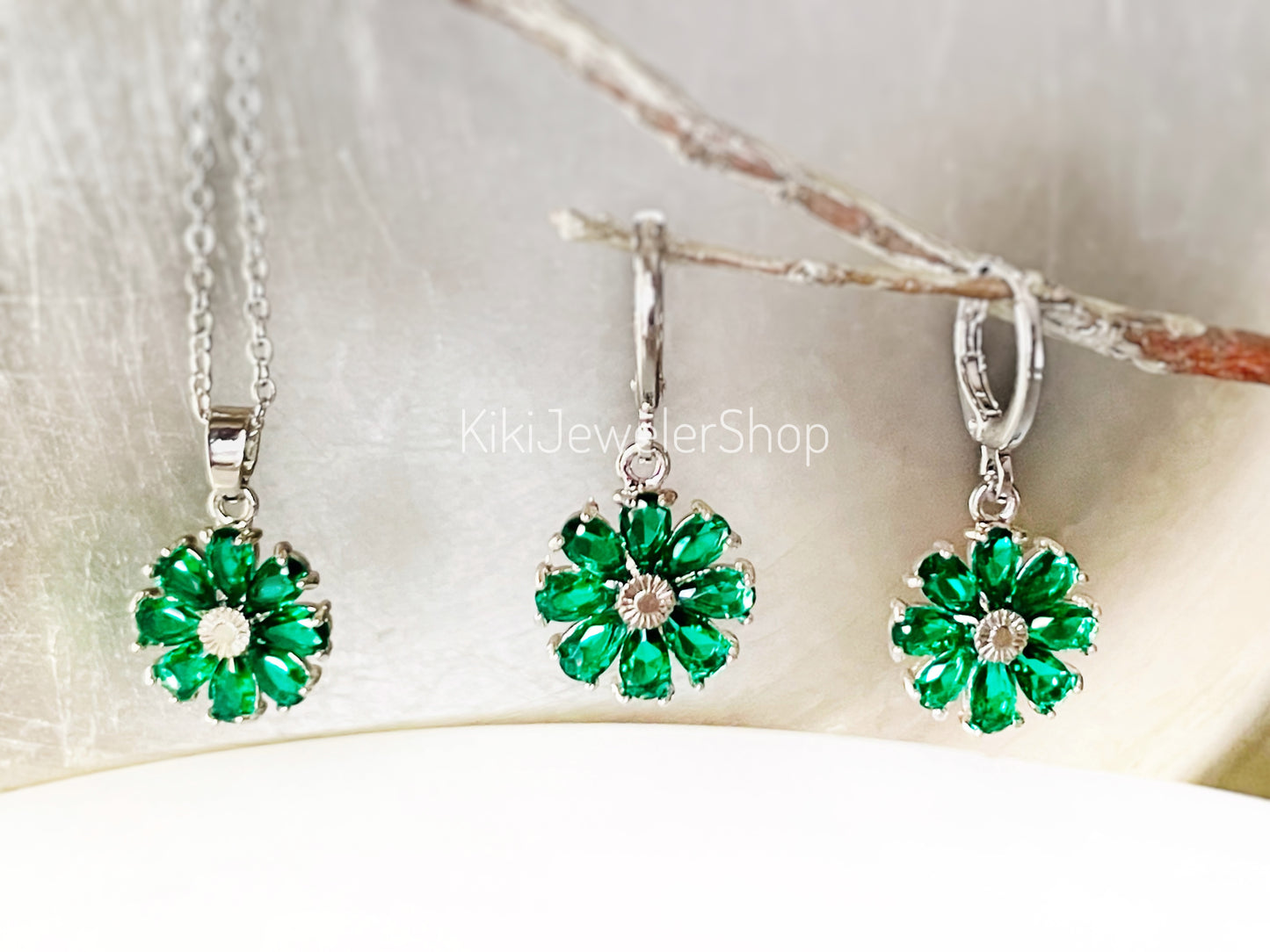 Emerald daisy flower 2pc jewelry set Gold filled