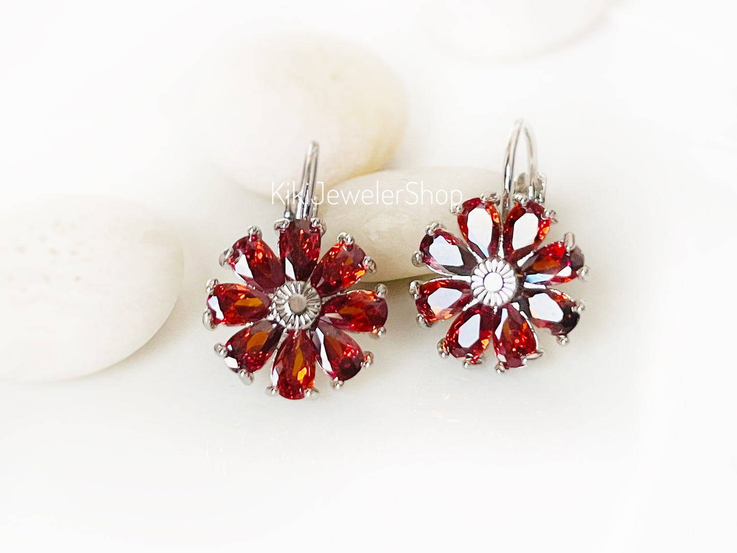 Daisy Flower Earrings Leverback