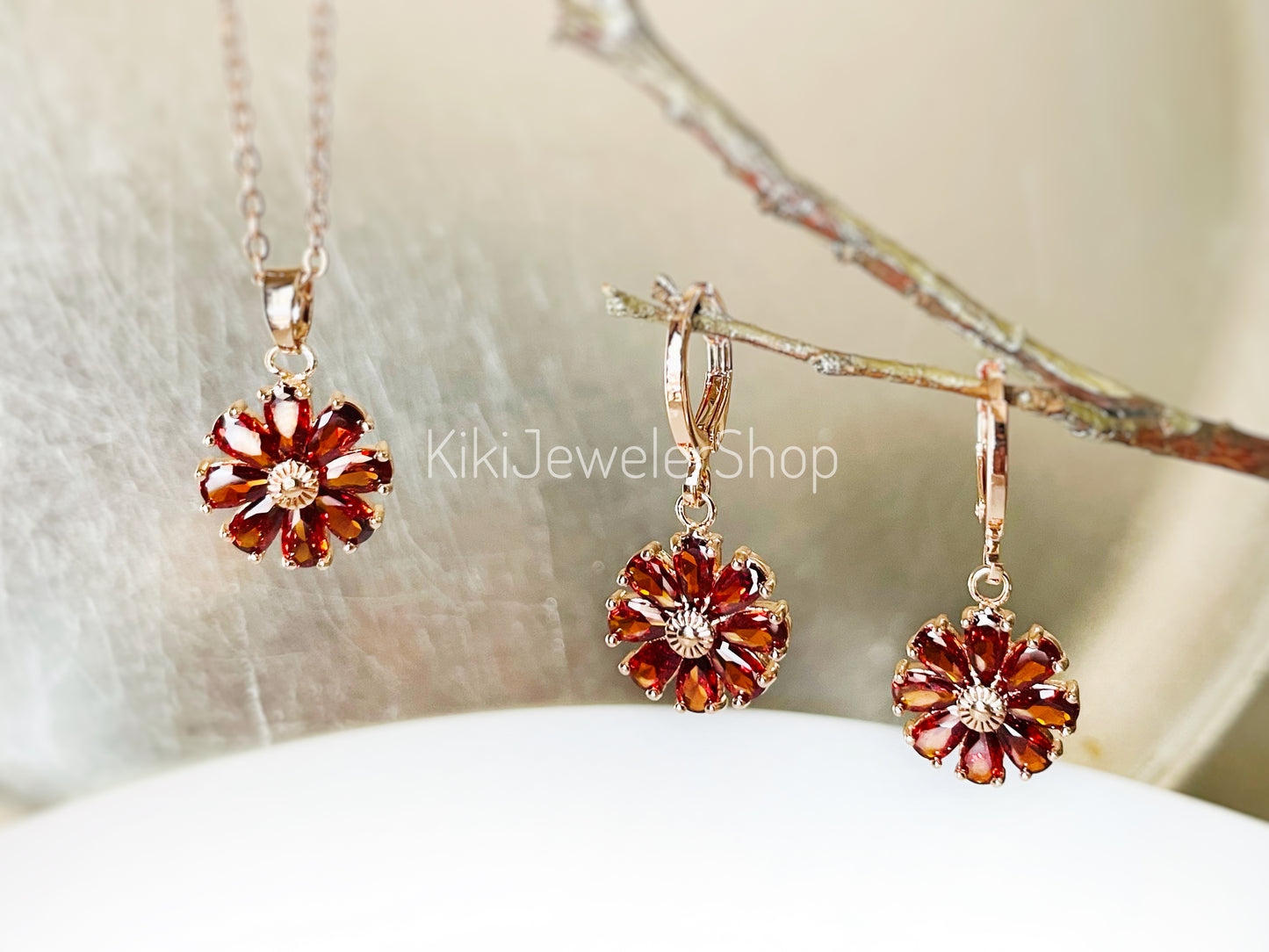 Garnet red daisy flower 2pc jewelry set