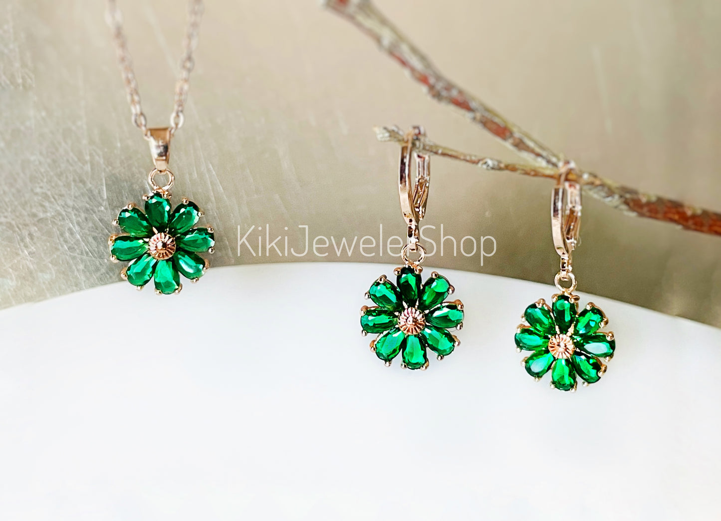 Emerald daisy flower 2pc jewelry set Gold filled