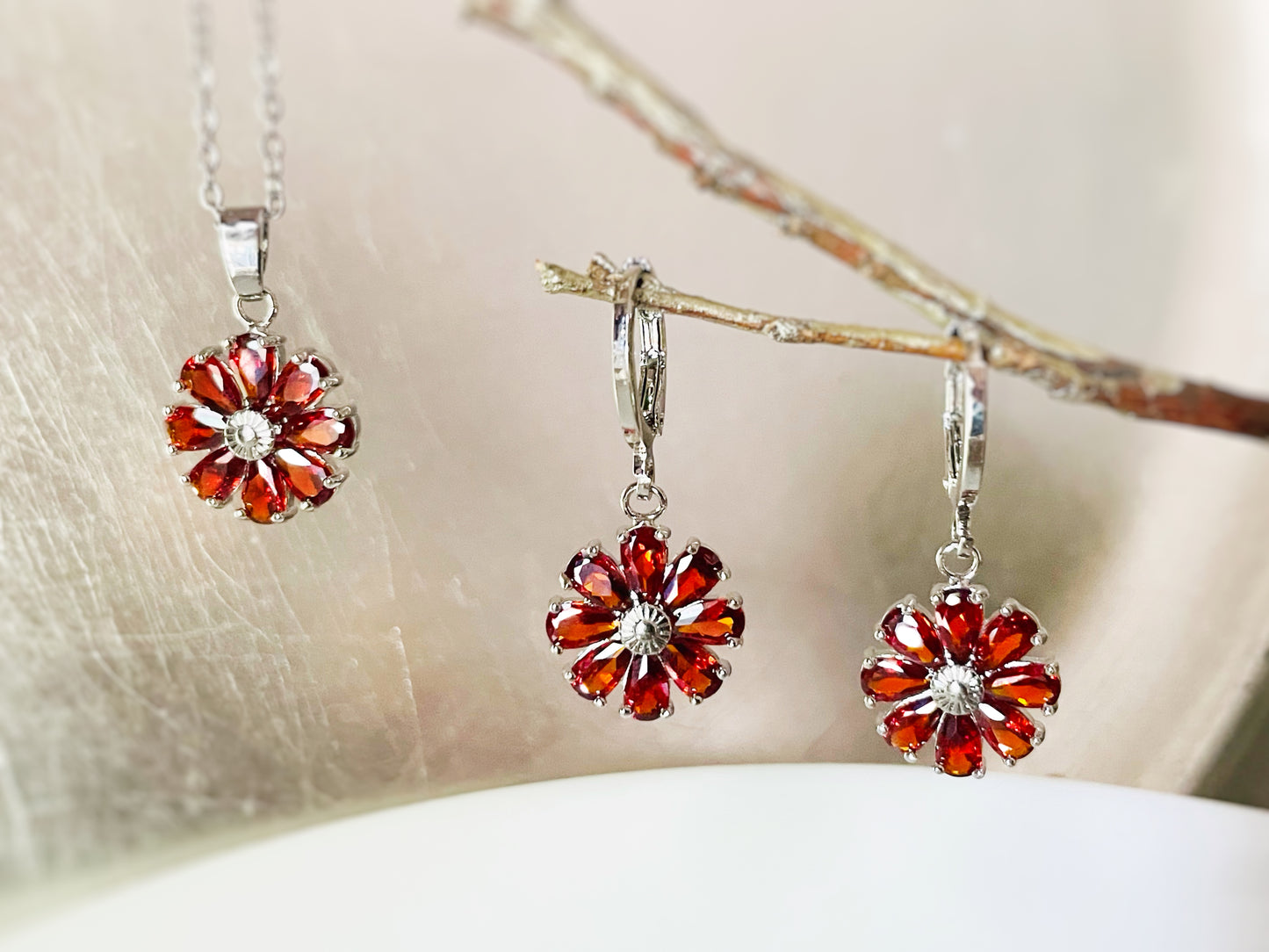 Garnet red daisy flower 2pc jewelry set