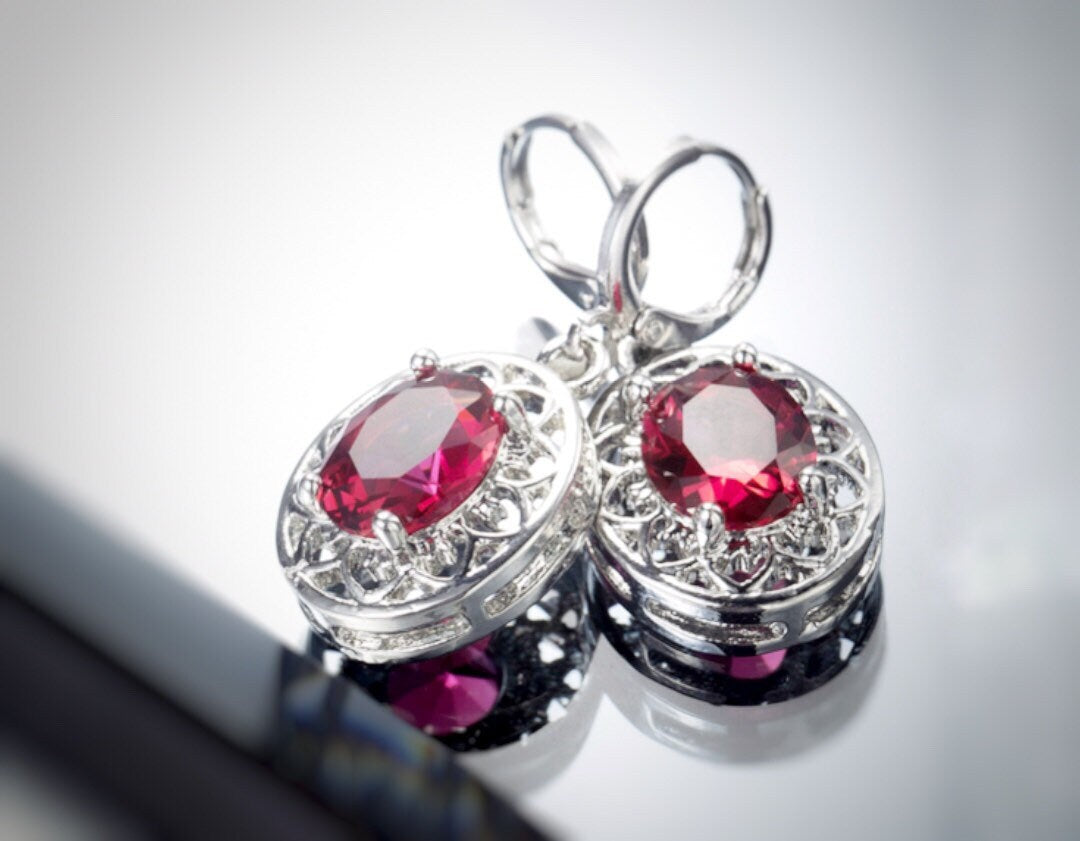 Large ruby dangling earring in 18k white gold, gift for her, gift for mom, July birthday gift