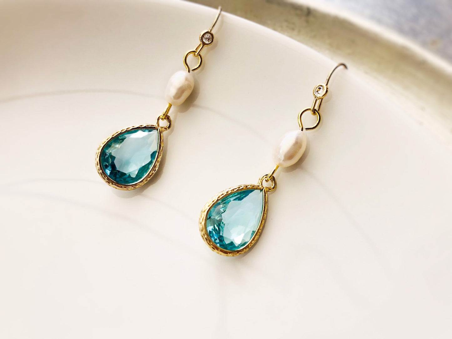 Aquamarine crystal pearl long dangle earrings in 14K gold, bridal jewelry, bridesmaid earrings, gift for her, light blue pearl earrings