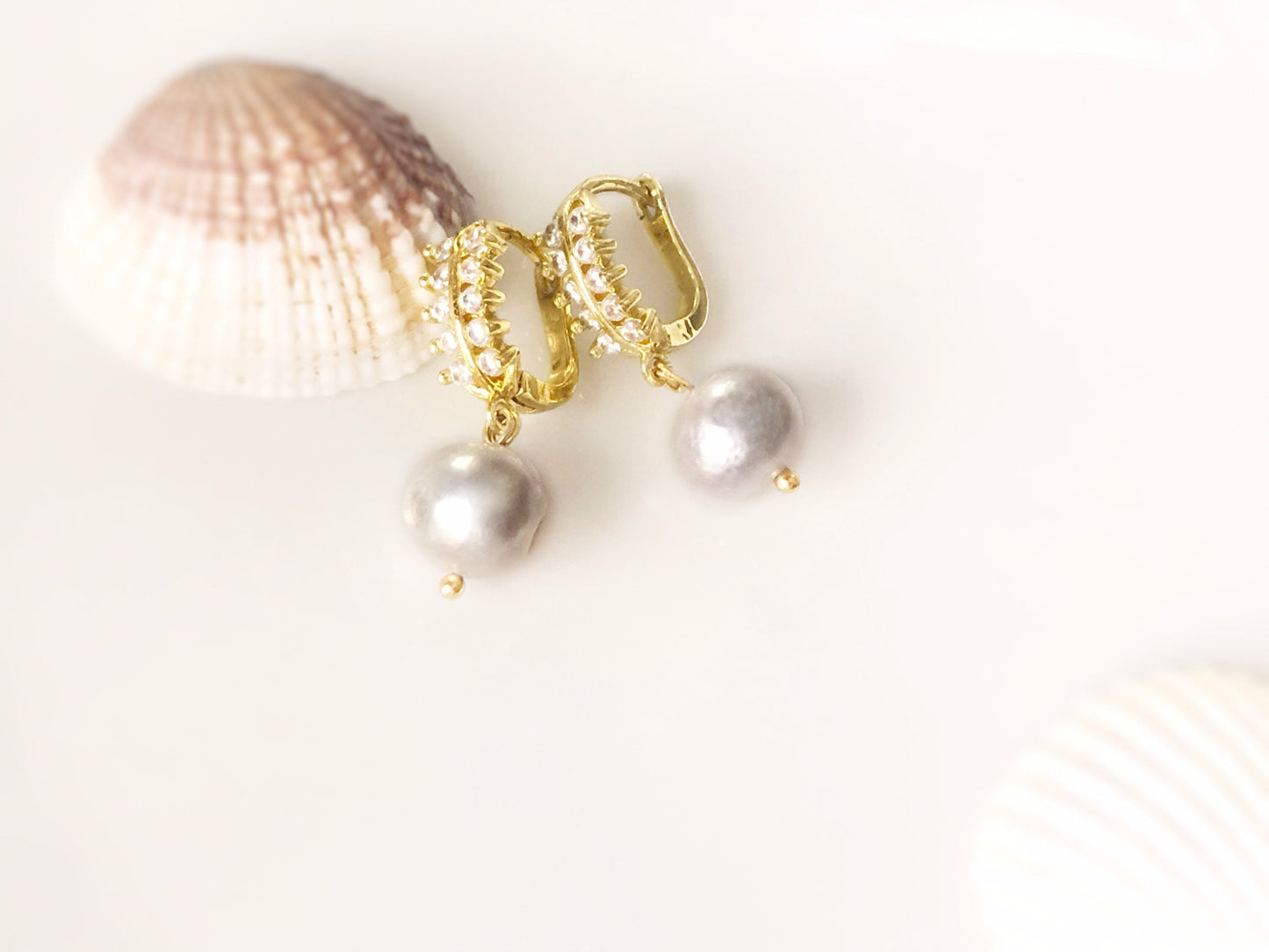Freshwater baroque pearl dangling earrings gold, pearl bridal earrings gold, bridesmaids pearl earrings, gift for her, gift for mom