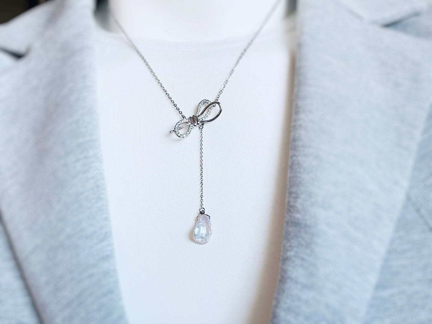 Baroque pearl lariat necklace in 18K rose gold, statement pearl Y necklace, gift for her, gift for mom